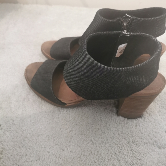 TOMS size 11 denim Majorca cutout sandals - Picture 5 of 10
